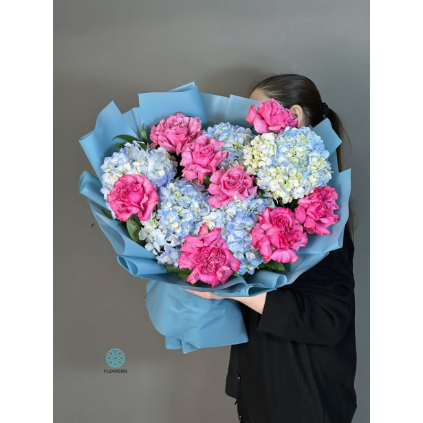 Mixed Bouquet with Hydrangeas in Blue Bouquet