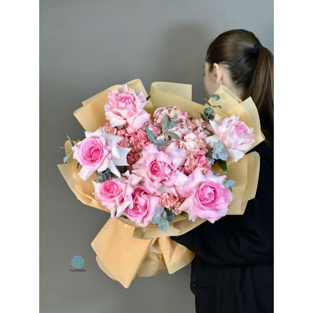 Large Mixed Bouquet with Pink Roses